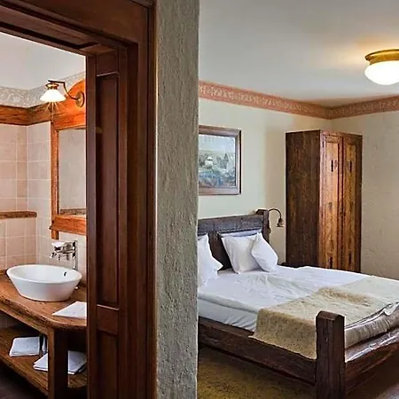 Halasi Pince Panzio 4* Villány